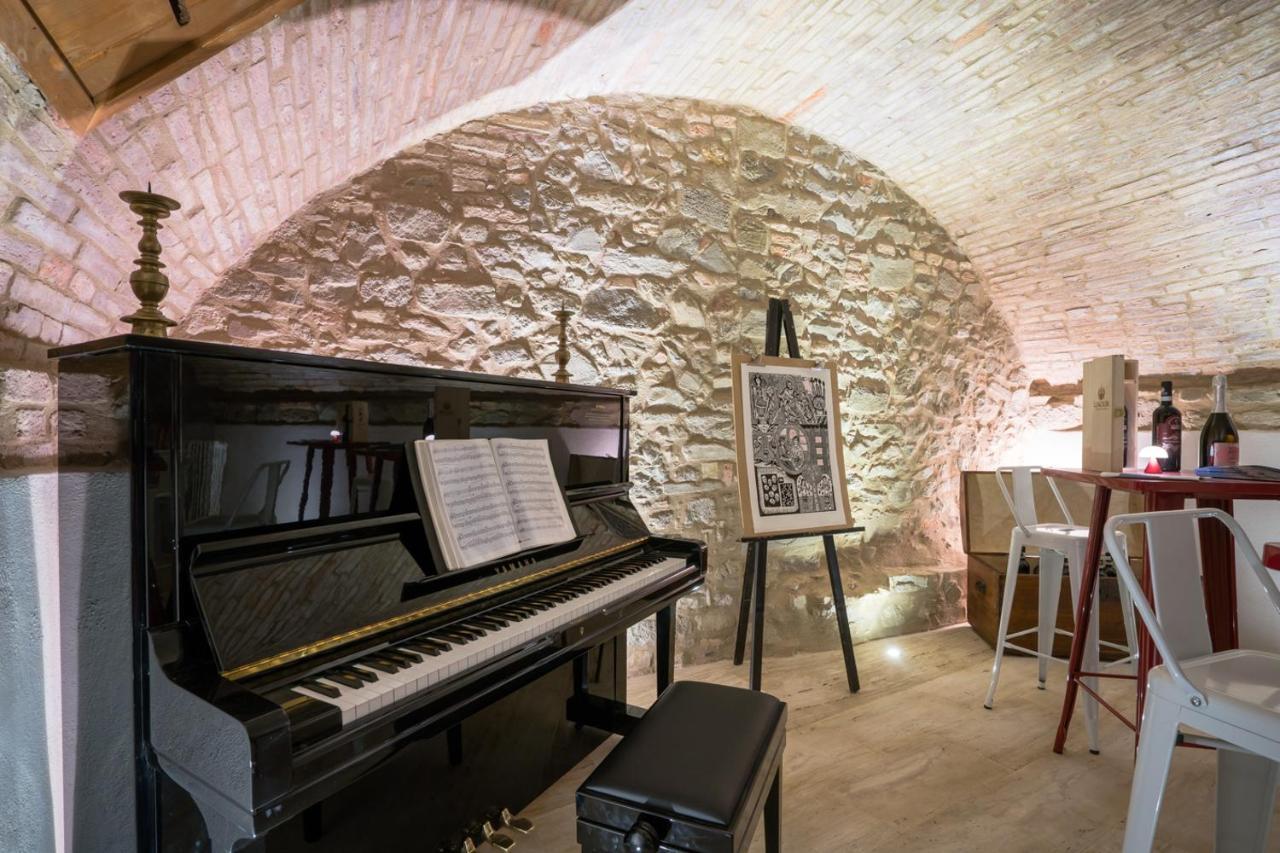 Dimora Delle Muse Bed & Breakfast Montalcino Ngoại thất bức ảnh