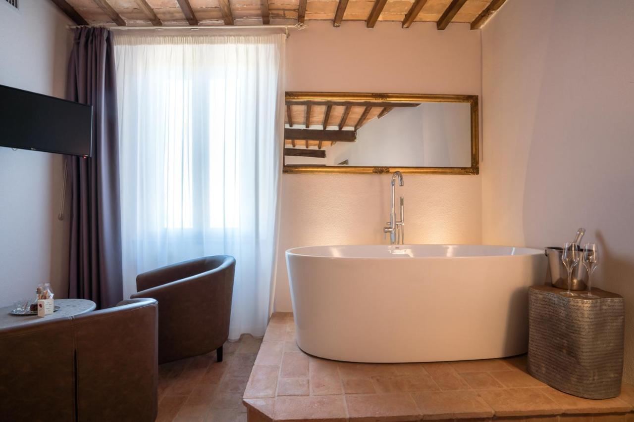 Dimora Delle Muse Bed & Breakfast Montalcino Ngoại thất bức ảnh