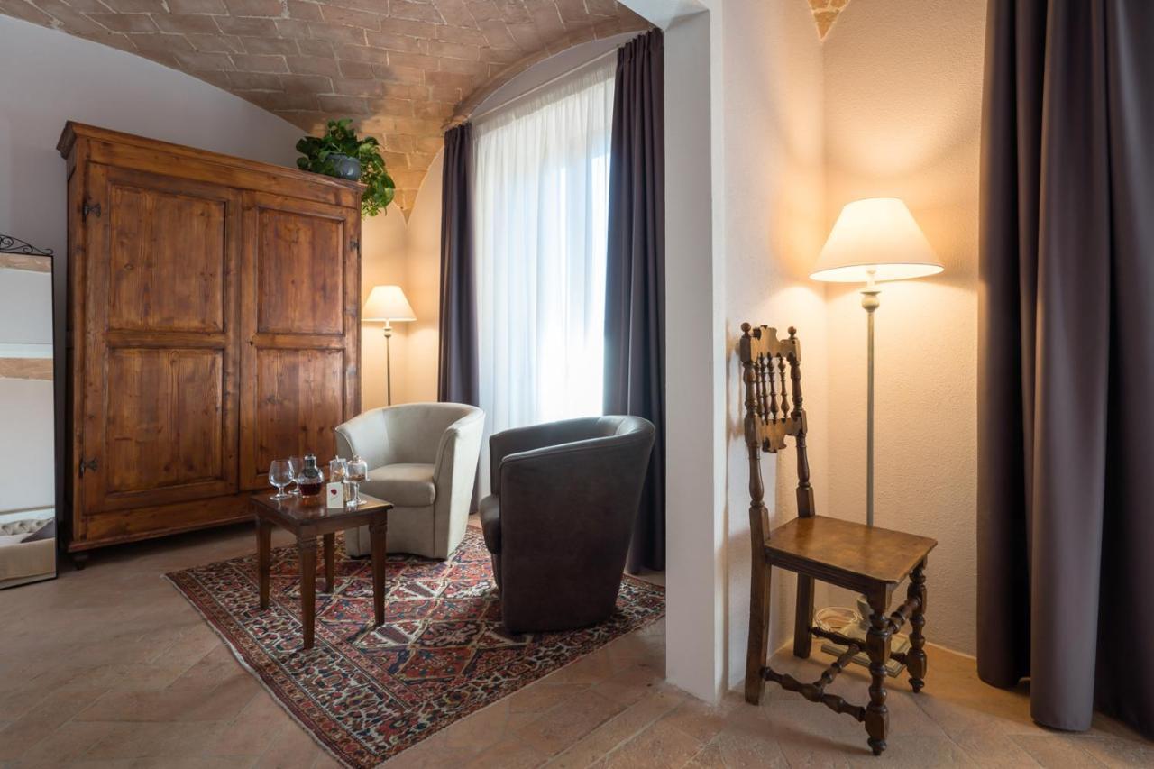 Dimora Delle Muse Bed & Breakfast Montalcino Ngoại thất bức ảnh