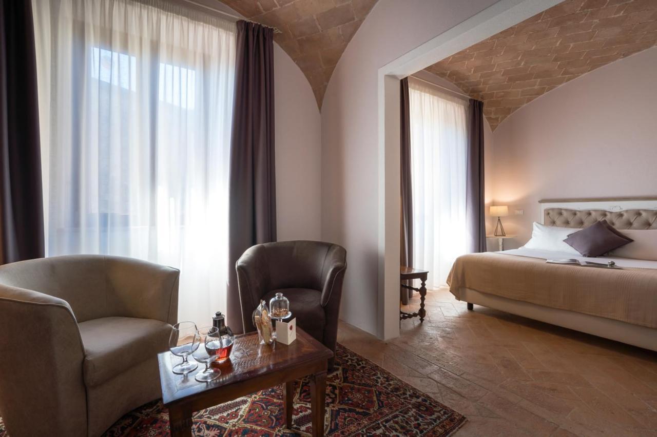Dimora Delle Muse Bed & Breakfast Montalcino Ngoại thất bức ảnh