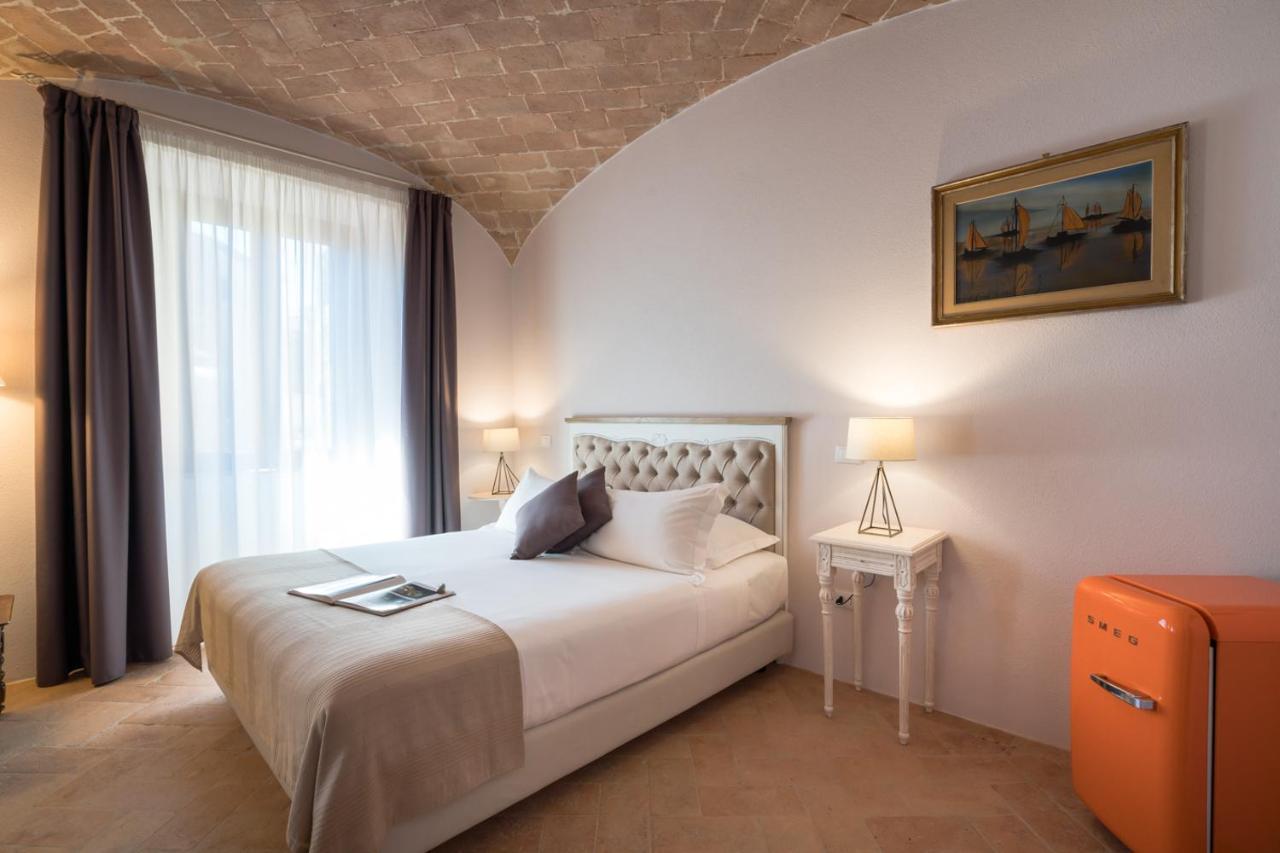Dimora Delle Muse Bed & Breakfast Montalcino Ngoại thất bức ảnh